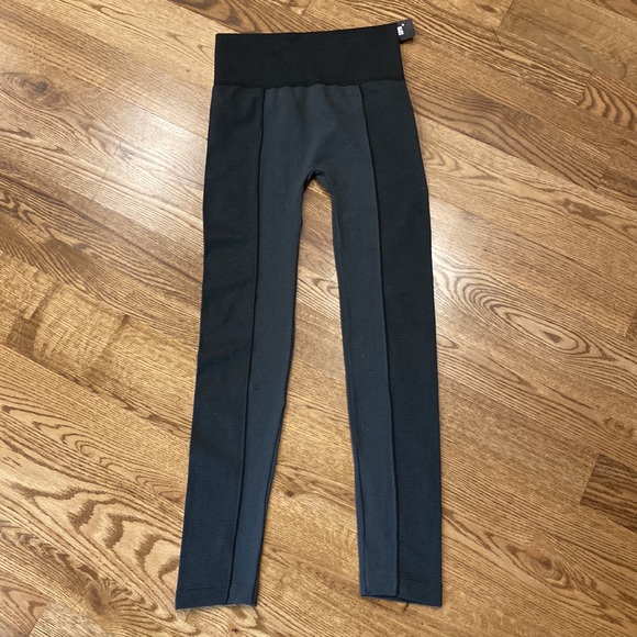 Womens Yelete legging grey black NWT - Picture 4 of 6